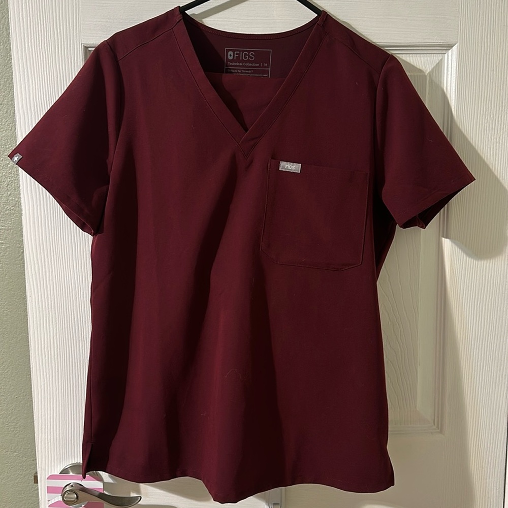 Figs scrubs set. Top medium pants small